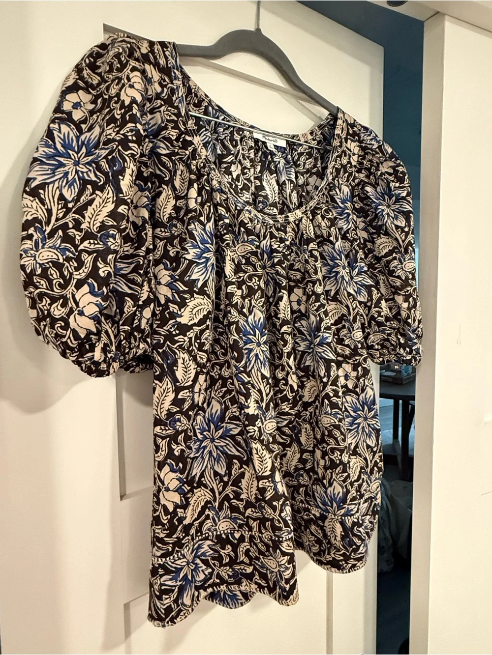Madewell Women’s Floral Puff-Sleeve Top in brown and Blue